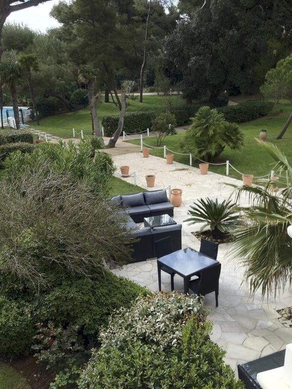 Badine Beach 5P Plage Piscine Balneo Clim Jardin Exotique Hyères Exteriér fotografie